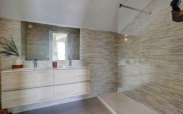 Property slide 40
