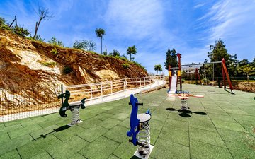 Property slide 46