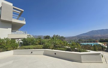 Property slide 32