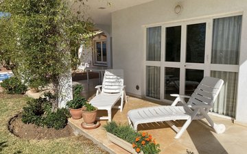 Property slide 16