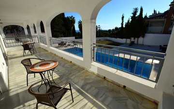 Property slide 25
