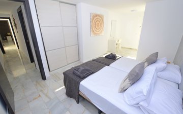 Property slide 32