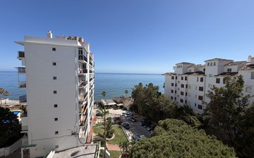 Property slide 25