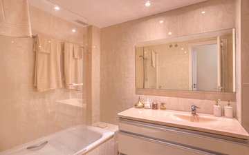 Property slide 18