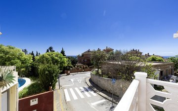 Property slide 25