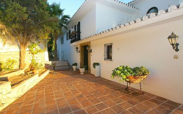 Property slide 33