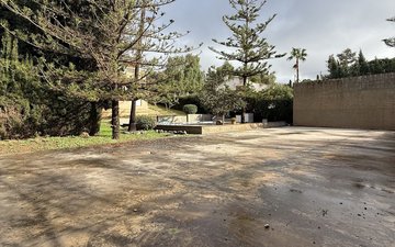 Property slide 20