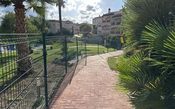 Property slide 80