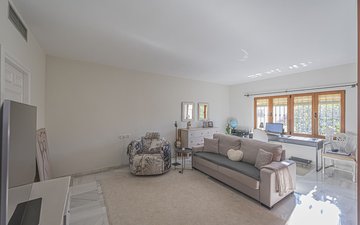 Property slide 20