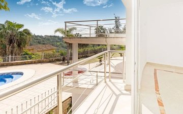 Property slide 60