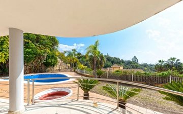 Property slide 62