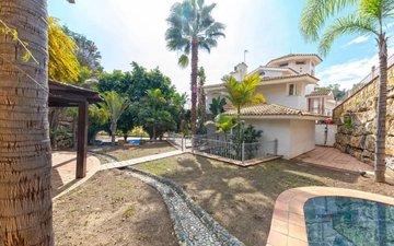 Property slide 70