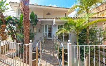 Property slide 72