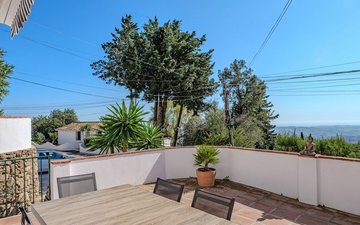 Property slide 21
