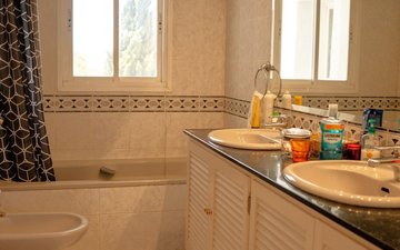 Property slide 25