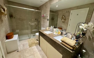 Property slide 10