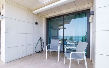 Property slide 32