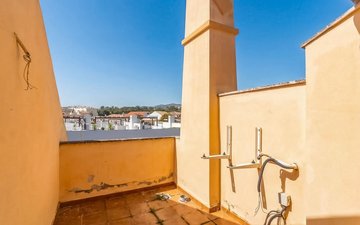 Property slide 32