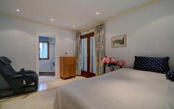 Property slide 25