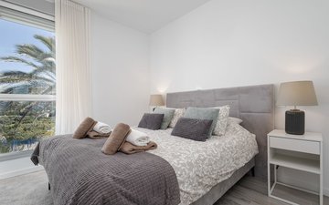 Property slide 10
