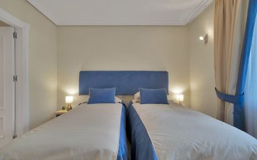 Property slide 25