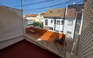 Property slide 32