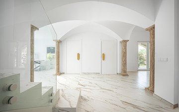 Property slide 18