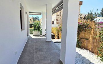 Property slide 124