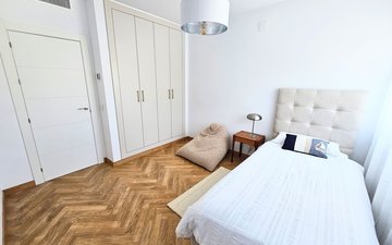 Property slide 75