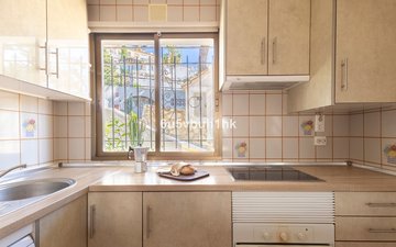 Property slide 28