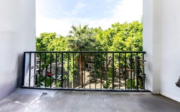 Property slide 25