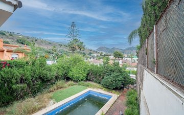 Property slide 38