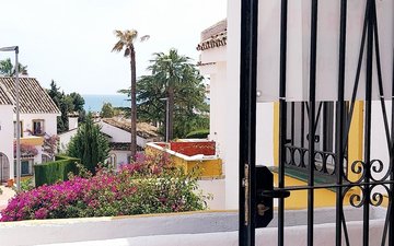 Property slide 20
