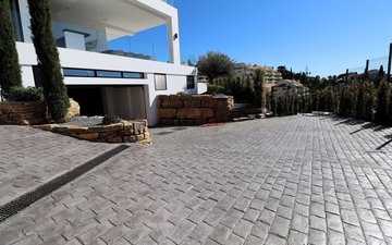 Property slide 32