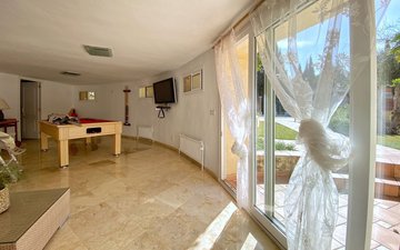 Property slide 44