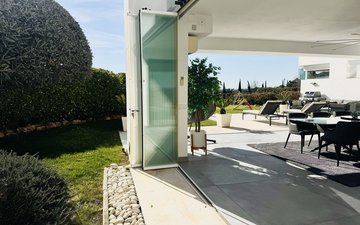 Property slide 32