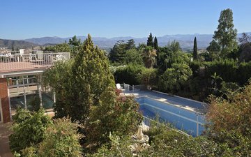 Property slide 10