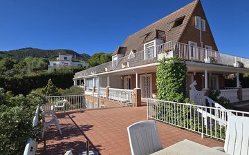 Property slide 32