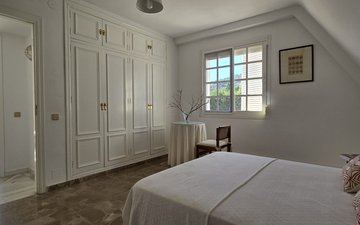 Property slide 40