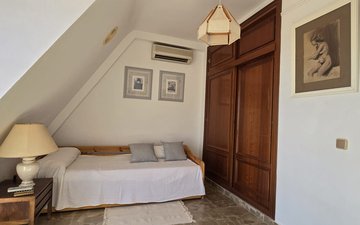 Property slide 44
