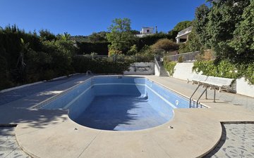 Property slide 8
