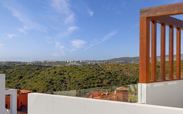 Property slide 32