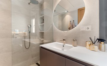 Property slide 32
