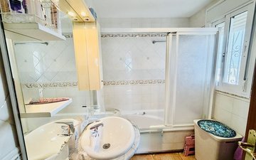 Property slide 10