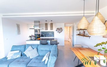 Property slide 18