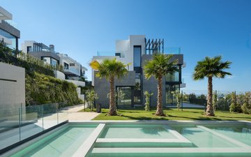Property slide 10