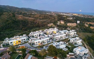 Property slide 32