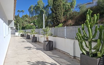 Property slide 64