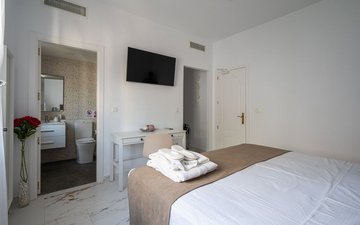 Property slide 32