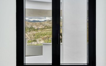 Property slide 32